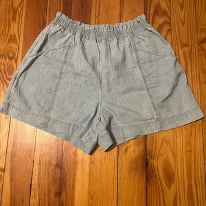 Stretch waist blue denim shorts